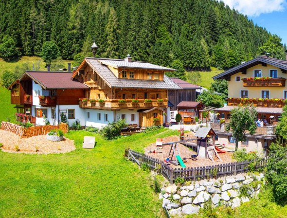 Halmgut with a magnificent view of the Salzburg mountains